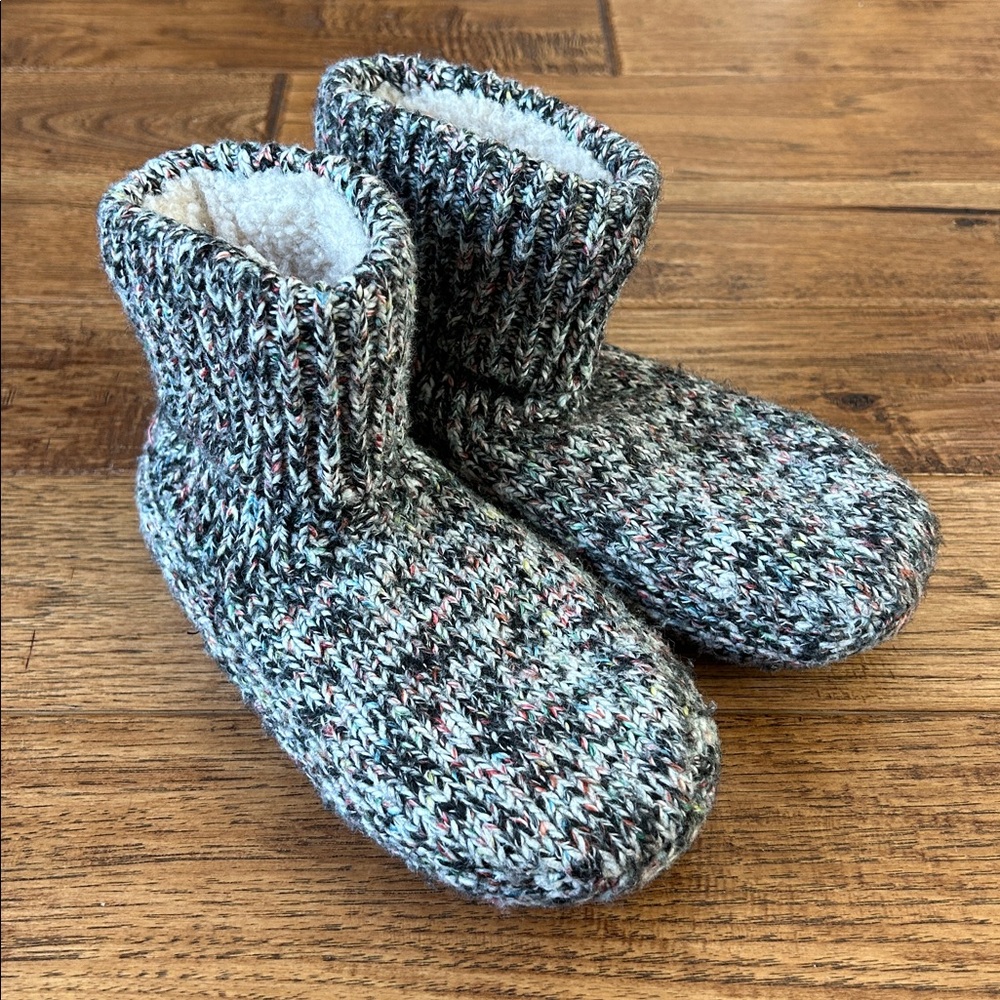 Bombas Gripper Slippers Booties Cozy Knit Multicolor Youth Shoe Size 1 - 5 - Picture 3 of 9